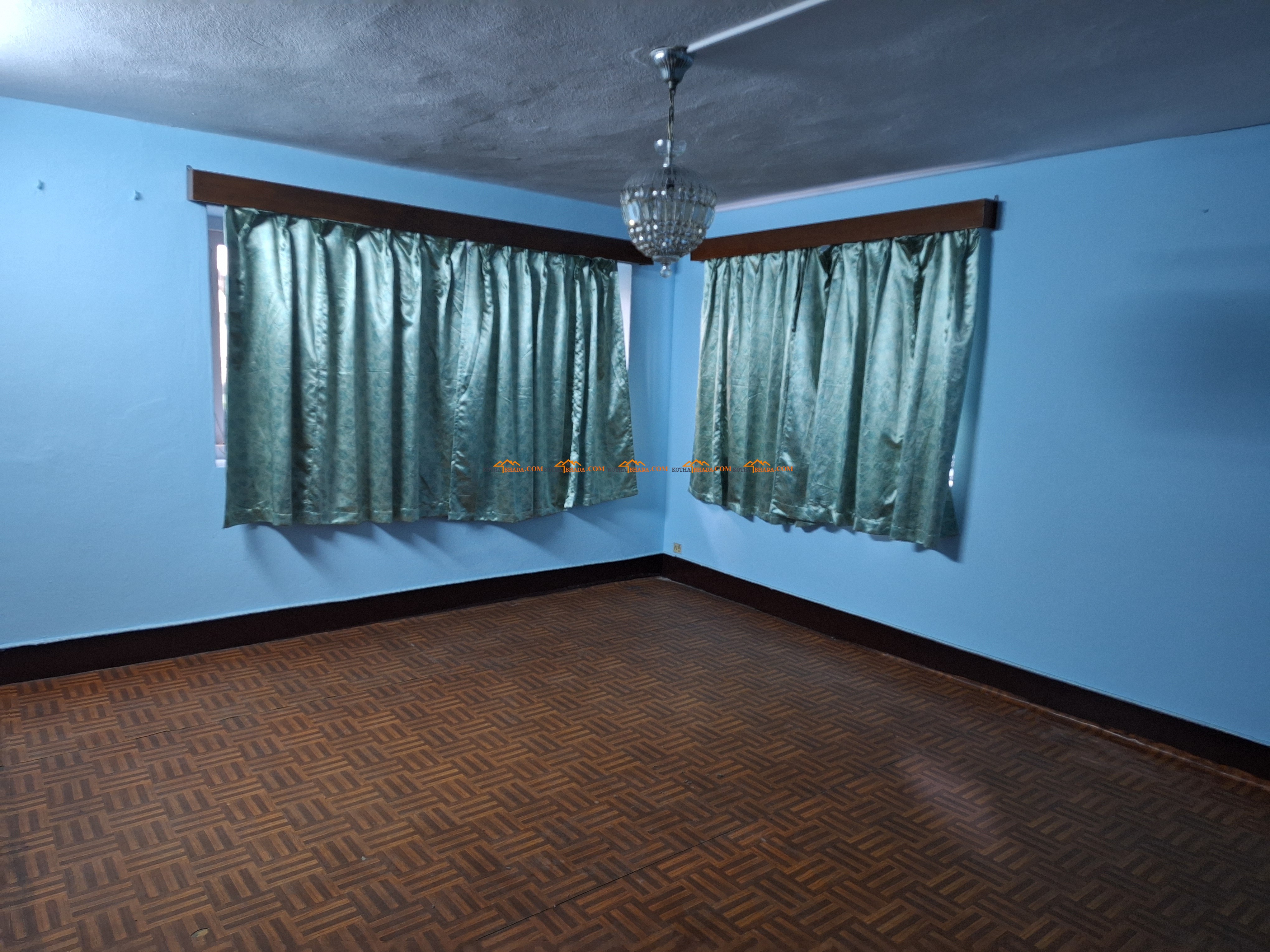 3-Storey building for office use for rent