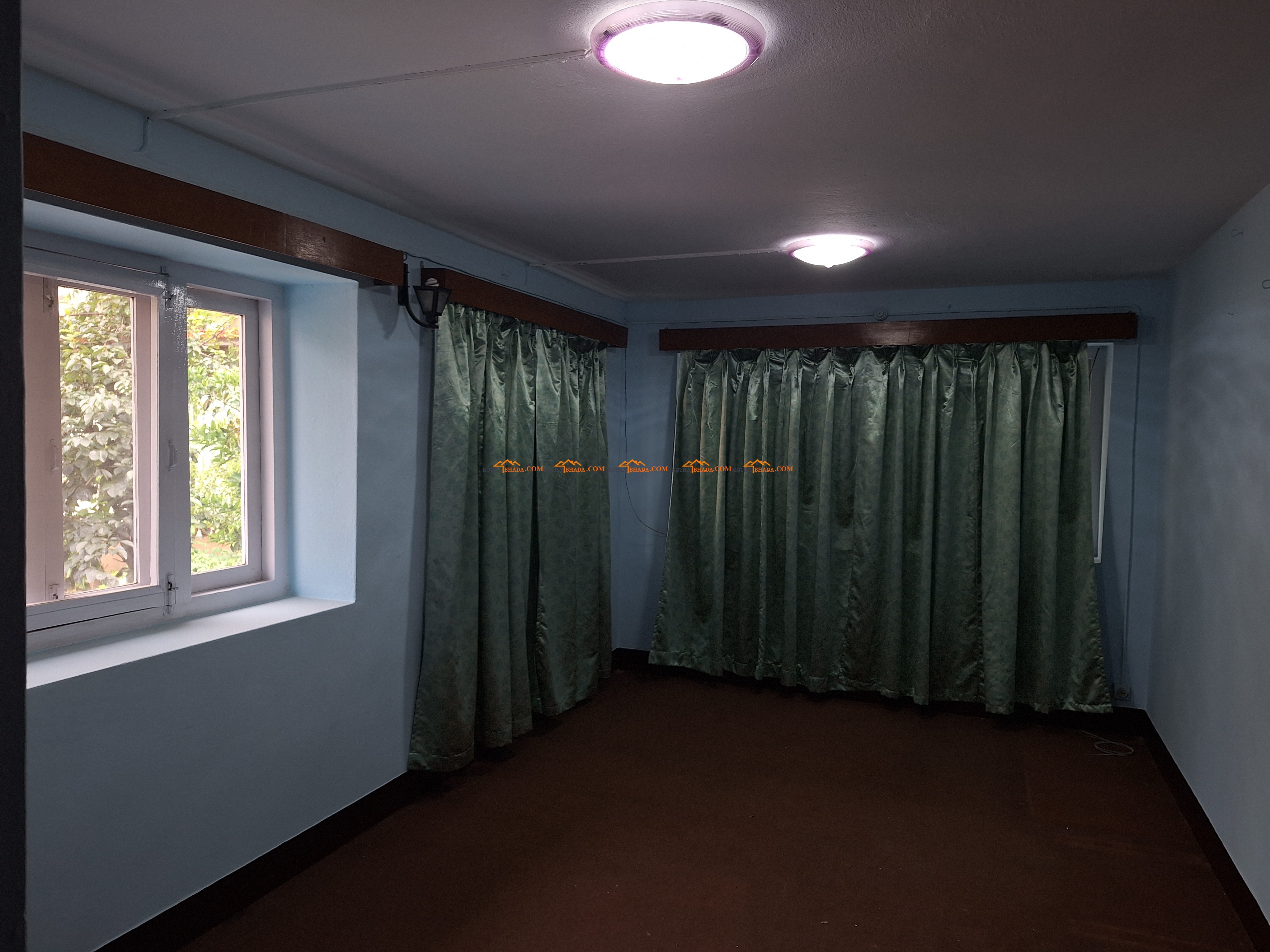 3-Storey building for office use for rent